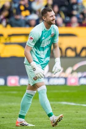 25.10.2025, xomx, Fussball 2.Bundesliga, Dynamo Dresden - SC Paderborn 07 v.l. Lennart Grill (Dynamo Dresden). Einzelbild, Freisteller, (DFL DFB REGULATIONS PROHIBIT ANY USE OF PHOTOGRAPHS as IMAGE SEQUENCES and or QUASI-VIDEO) Dresden