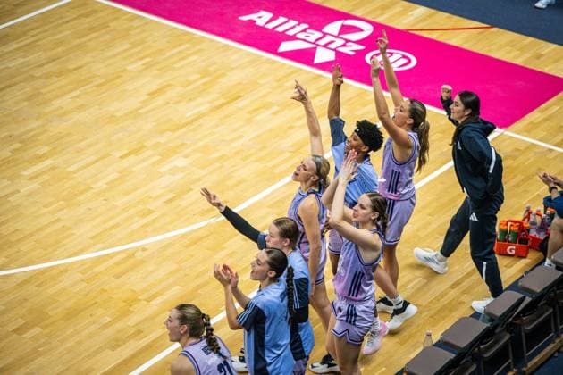 Basketball Berlin 25.10.2025 Saison 2025 2026 Toyota DBBL 1. Bundesliga Frauen, Damen Alba Berlin - SYNTAINICS MBC Jubel Alba