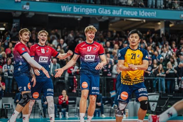 Volleyball Herren Saison 2025 2026 Volleyball Bundesliga Hauptrunde SVG Lüneburg vs. cerebricks VOLLEY GOATS Mitteldeutschland 25.10.2025 Die Mannschaft der SVG Lüneburg jubelt