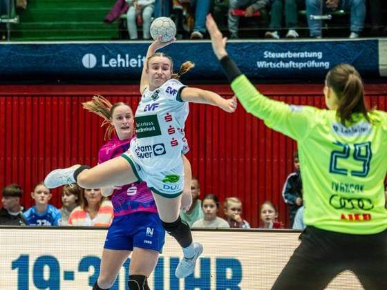 Lea Watzl (Frisch Auf Frauen, 07) von aussen, Union Neckarsulm vs. Frisch Auf Goeppingen, Handball, 1. Bundesliga, Spielzeit 2025 2026, 25.10.2025 Sport-Union Neckarsulm vs. Frisch Auf Goeppingen, Handball, 1. Bundesliga, Spielzeit 2025 2026, 25.10.2025 Neckarsulm Copyright: xEibner-Pressefoto MichaelxSchmidx EP_MST