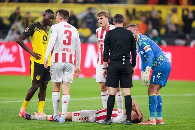 25.10.2025, 1. Bundesliga, 8. Spieltag, Borussia Dortmund - 1. FC Köln, Eric Martel (1. FC Köln) liegt nach einem Zweikampf am Boden, Dortmund Signal Iduna Park NRW Deutschland xRHR-FOTO DEx Copyright: DennisxEwert RHR-FOTOx RHR-FOTO DE