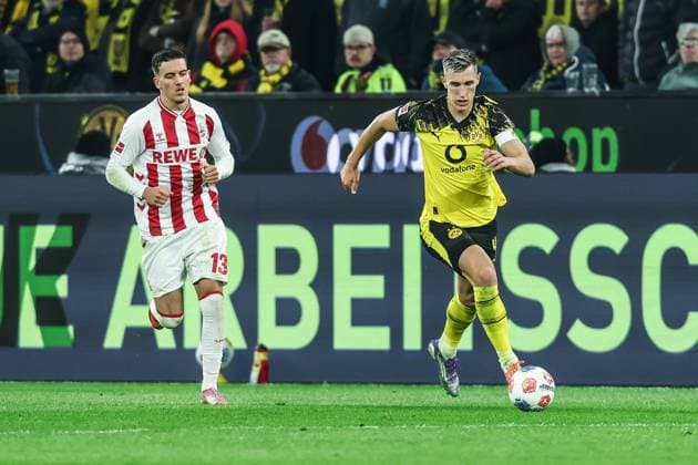Fussball, Bundesliga Saison 2025 2026 8. Spieltag Borussia Dortmund - 1.FC Köln 25.10.2025, SIGNAL IDUNA PARK Said El Mala (1. FC Köln, 13) Nico Schlotterbeck (Borussia Dortmund, 4) Zweikampf Dortmund SIGNAL IDUNA PARK Nordrhein-Westfalen Deutschland