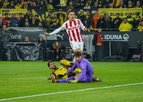 Deutschland: Fussball Bundesliga 2025 26, 8. Spieltag - Borussia Dortmund vs 1. FC Köln - Signal Iduna Park-Stadion (Dortmund): SaÃ¯d El Mala Said El Mala (1. FC Köln, 13) Ramy BensebaÃ¯ni Ramy Bensebaini (Borussia Dortmund, 5) Gregor Kobel (Borussia Dortmund, 1) Dortmund Copyright: xAymanxAlahmedx