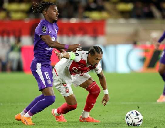 AS Monaco FC v Toulouse FC - Ligue 1 McDonald s 2025 2026 Yann Gboho of Toulouse and Thilo Kehrer of AS Monaco challenge during the Ligue 1 McDonald s match between Monaco FC and Toulouse at Stade Louis II on October 25, 2025 in Monaco, Monaco. Monaco Stade Louis II Monaco Monaco Copyright: xNealxSimpson Sportsphoto APLx 14139616