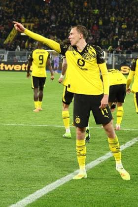 Dortmund, Signal Iduna Park, 25.10.25, GER, Herren, 1. Bundesliga, Saison 2025 - 2026, Borussia Dortmund - 1. FC Koeln, Maximilian Beier (Borussia Dortmund) jubelt nach seinem Tor zum 1:0 DFB DFL REGULATIONS PROHIBIT ANY USE OF PHOTOGRAPHS AS IMAGE SEQUENCES AND OR QUASI-VIDEO. Copyright: JoachimxBywaletz xJB-Sportfoto