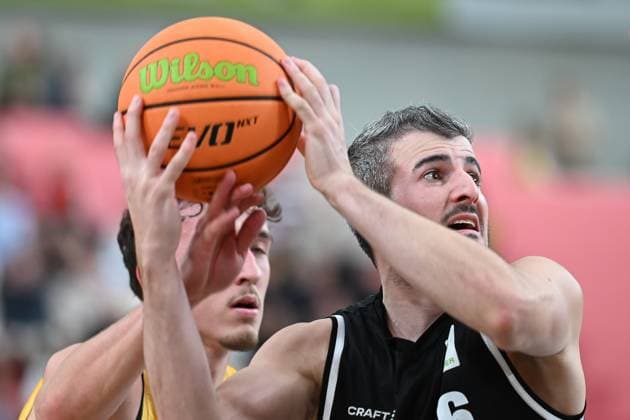Martin Bogdanov (SBB Baskets Wolmirstedt, 06) GER, Tigers Tuebingen vs. SBB Baskets Wolmirstedt, Basketball, Herren, Pro A, 2. Barmer Basketball Bundesliga, Saison 2025 2026, 25.10.2025 GER, Tigers Tuebingen vs. SBB Baskets Wolmirstedt, Basketball, Herren, Pro A, 2. Barmer Basketball Bundesliga, Saison 2025 2026, 25.10.2025 Tuebingen Copyright: xEibner-Pressefoto NicolasxWoernx EP_NWN