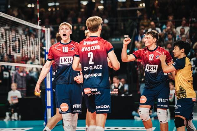 VBL: SVG Lüneburg vs. cerebricks Volley Goats Mitteldeutschland, 25.10.205 Axel Larsen (SVG Lüneburg, 18) jubelt; 2. Spieltag: SVG Lüneburg vs. cerebricks Volley Goats Mitteldeutschland am 25.10.2025 in der LKH-Arena, Lüneburg Copyright: xBEAUTIFULxSPORTS Tonhäuserx