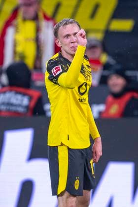 25.10.2025: Fußball: Borussia Dortmund - 1. FC Köln, 8. Spieltag im Signal-Iduna-Park. Maximilian Beier (Borussia Dortmund) jubelt nach seinem Tor zum 1:0. WICHTIGER HINWEIS: Gemäß den Vorgaben der DFL und des DFB ist es untersagt, in dem Stadion und oder vom Spiel angefertigte Fotoaufnahmen in Form von Sequenzbildern und oder videoähnlichen Fotostrecken zu verwerten bzw. verwerten zu lassen. Copyright: xDavidxInderliedx