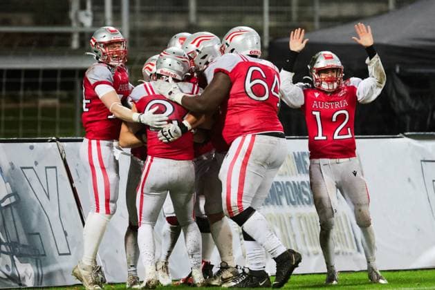 AMERICAN FOOTBALL - IFAF EC, GER vs AUT KREFELD,GERMANY,25.OCT.25 - AMERICAN FOOTBALL - IFAF European Championship, EM, Europameisterschaft Germany vs Austria. Image shows the rejoicing of AUT.  GEPAxpictures xDavidxBitzan