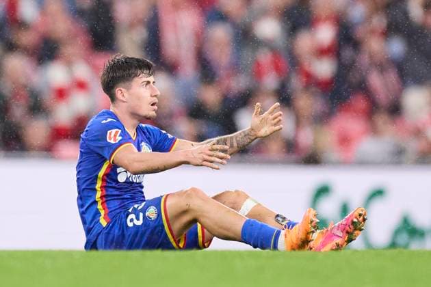 October 25, 2025, Bilbao, Vizcaya, SPAIN: Adrian Liso of Getafe CF reacts during the LaLiga EA Sports match between Athletic Club and Getafe CF at San Mames on October 25, 2025, in Bilbao, Spain. Bilbao SPAIN - ZUMAa181 20251025_zaa_a181_288 Copyright: xRicardoxLarreinax