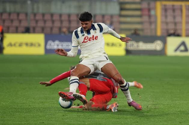 AtalantaÕs Charles De Ketelaere during the Serie A soccer match between Cremonese and Atalanta at the Giovanni Zini Stadium in Cremona Italy - Sunday, 25 october 2025. - Soccer .  Copyright: xAlbertoxMariani LaPressex