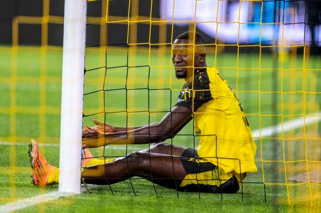 25.10.2025: Fußball: Borussia Dortmund - 1. FC Köln, 8. Spieltag im Signal-Iduna-Park. Serhou Guirassy (Borussia Dortmund) reagiert. WICHTIGER HINWEIS: Gemäß den Vorgaben der DFL und des DFB ist es untersagt, in dem Stadion und oder vom Spiel angefertigte Fotoaufnahmen in Form von Sequenzbildern und oder videoähnlichen Fotostrecken zu verwerten bzw. verwerten zu lassen. Copyright: xDavidxInderliedx