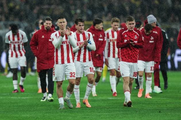 Fussball, Bundesliga Saison 2025 2026 8. Spieltag Borussia Dortmund - 1.FC Köln 25.10.2025, SIGNAL IDUNA PARK Die Spieler vom 1. FC Köln nach dem enttäuscht über die Niederlage Dortmund SIGNAL IDUNA PARK Nordrhein-Westfalen Deutschland