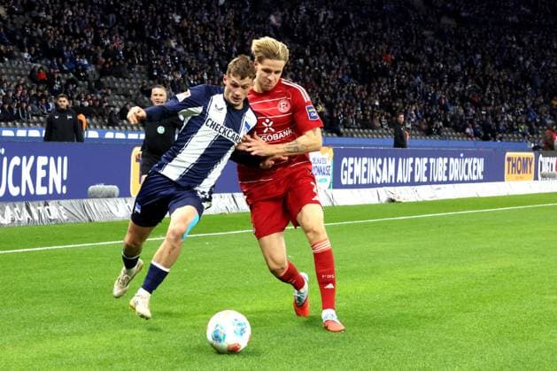 DEU, DFL, 2. FBL, Hertha BSC vs. Forrtuna Duesseldorf, 25.10.2025, Berliner Olympiastadion, Berlin, DEU, DFL, 2. FBL, Hertha BSC vs. Forrtuna Duesseldorf, im Bild Michael Cuisance (Hertha BSC Berlin 10), JESPER DALAND (Fortuna Duesseldorf 2) DFL - regulations prohibit any use of Photographs as image sequences and or quasi-video