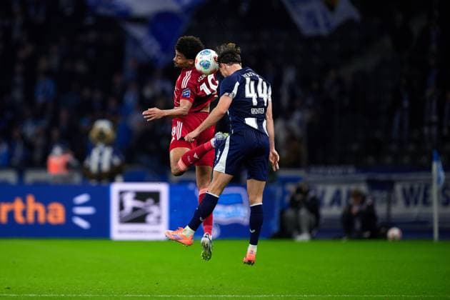 Emmanuel Iyoha (Fortuna Duesseldorf, 19), Linus Gechter (Hertha BSC, 44), Kopfball, GER, Hertha BSC vs. ,Fortuna Duesseldorf, 2. Bundesliga, Saison 2025 2026, 10. Spieltag, 25.010.2025 (DFL REGULATIONS PROHIBIT ANY USE OF PHOTOGRAPHS AS IMAGE SEQUENCES AND OR QUASI - VIDEO). GER, Hertha BSC vs. ,Fortuna Duesseldorf, 2. Bundesliga, Saison 2025 2026, 10. Spieltag, 25.010.2025 Berlin