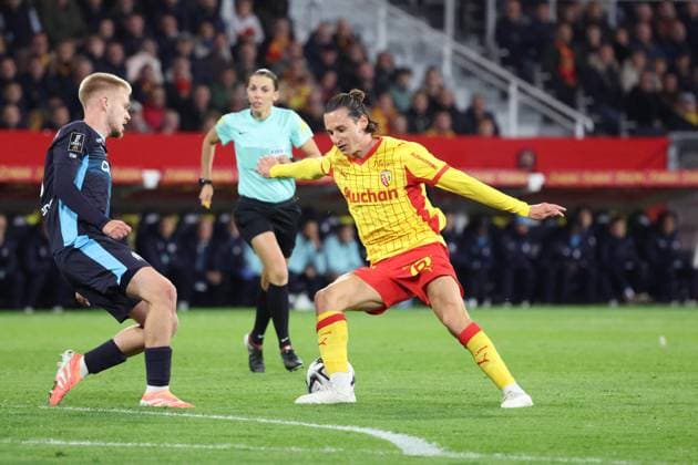 FOOTBALL : RC Lens vs Marseille - Ligue 1 J9 - 25 10 2025 Florian THAUVIN (RC Lens) lors du match RC Lens vs Marseille, Ligue 1 J9, stade Bollaert-Delelis, le 25 octobre 2025 - photo Laurent Sanson PsnewZ  Copyright: xLaurentxSANSONx xPsnewZx