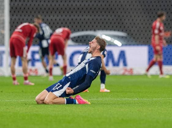Fussball, Herren, Saison 2025 2026, 2. Bundesliga (10. Spieltag), Hertha BSC - Fortuna Düsseldorf, Marton Dardai (Hertha BSC), Jubel nach Tor zum 1:0, 25.10. 2025,