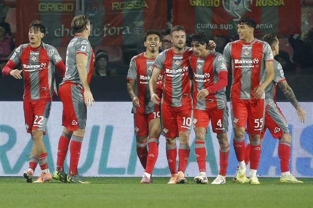 Cremonese Jamie Vardy Esultanza Goal. 1-0 during the Serie A soccer match between Cremonese and Atalanta at the Giovanni Zini in Cremona, north west Italy - Sabato, Ottobre 25, 2025. - Soccer .  Copyright: xAlbertoxMariani LaPressex