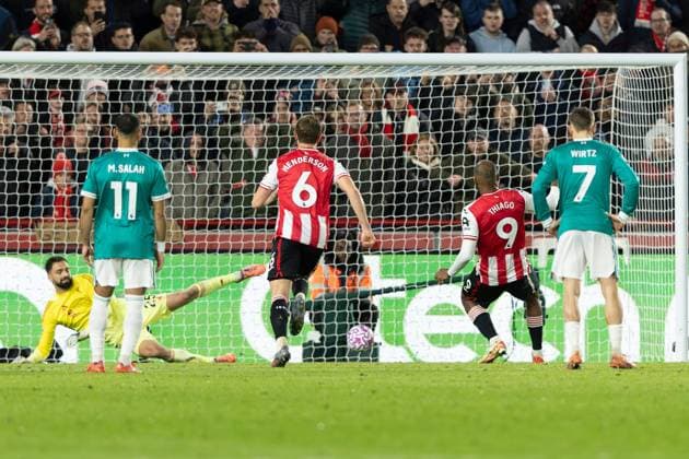 Premier League Brentford v Liverpool Igor Thiago of Brentford scores a penalty, 3-1, during the Premier League match Brentford vs Liverpool at The Gtech Community Stadium, London, United Kingdom, 25th October 2025 (Photo by Ian Stephen News Images) Copyright: xIanxStephen NewsxImagesx