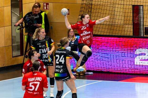 25.10.2025, GER, Handball, Frauen, Saison 2025 2026, Alsco 1.Bl, 6.Spieltag, Thueringer HC - VfL Oldenburg Anna Szabo (Thueringer HC,26) 99947 Bad Langensalza Salza Halle Sporthalle Mehrz Thüringen Deutschland