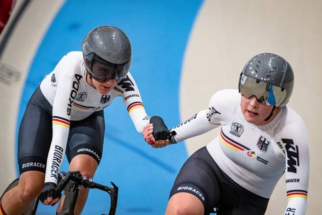 BRÄUTIGAM Messane, TEUTENBERG Lea Lin: UCI Track cycling, Rad, Radsport, Bahnrad, Bahn World Championships 2025 BLACK - BRÄUTIGAM Messane - RED - TEUTENBERG Lea Lin ( GER ) Germany Querformat - quer - horizontal - Landscape - Event Veranstaltung: UCI Track Cycling World Championships 2025 - Category Kategorie: Cycling - Track Cycling World Championships - Elite Women - Location Ort: South America Chile - Santiago de Chile - Velodromo Parque Penalolen Instituto - Discipline: Madison - Distance: 30 km - Date Datum: 25.10.2025 Saturday Day 4 -