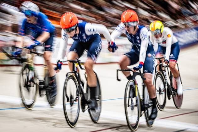 BERTEAU Victoire, BORRAS Marion: UCI Track cycling, Rad, Radsport, Bahnrad, Bahn World Championships 2025 BLACK - BERTEAU Victoire - RED - BORRAS Marion ( FRA ) France Querformat - quer - horizontal - Landscape - Event Veranstaltung: UCI Track Cycling World Championships 2025 - Category Kategorie: Cycling - Track Cycling World Championships - Elite Women - Location Ort: South America Chile - Santiago de Chile - Velodromo Parque Penalolen Instituto - Discipline: Madison - Distance: 30 km - Date Datum: 25.10.2025 Saturday Day 4 -
