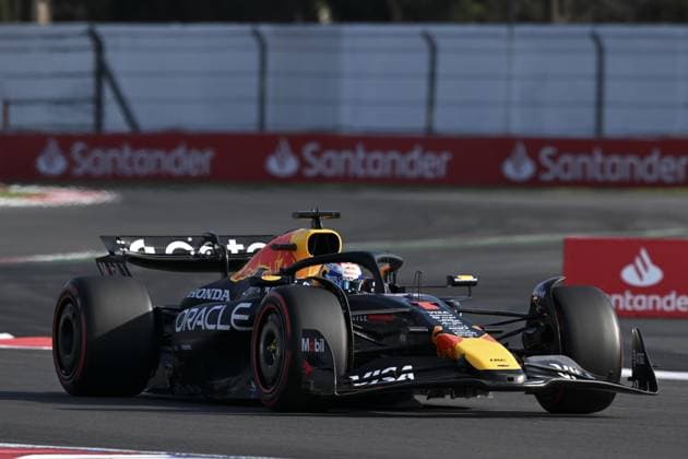 Lando Norris driving McLaren MCL39 during qualifying ahead of the F1 Grand Prix of Mexico at Autodromo Hermanos Rodriguez on October 25, 2025 in Mexico City, Mexico. Copyright: xRichardxCallis SPPx Sportspressphoto_SPR51555