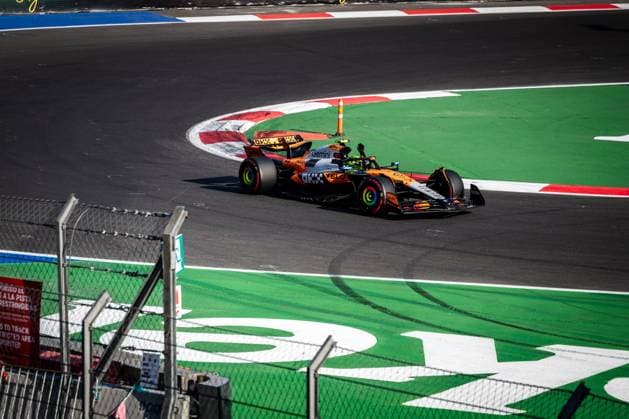 Autodromo Hermanos Rodriguez, Mexico City, Mexico. 25.October.2025; Lando Norris of Great Britain and McLaren F1 Team during qualifying Formula One Mexican Grand Prix  aflo_308221658