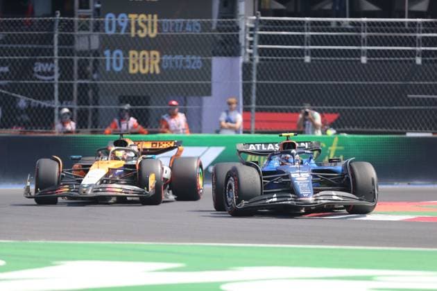 (251026) -- MEXICO CITY, Oct. 26, 2025 -- Williams Spanish driver Carlos Sainz (R) competes during the practice session of the 2025 Formula One Mexico City Grand Prix at the Hermanos Rodriguez Circuit in Mexico City, Mexico, Oct. 25, 2025. ) (SP)MEXICO-MEXICO CITY-F1-GRAND PRIX-PRACTICE SESSIONS LixMengxin 