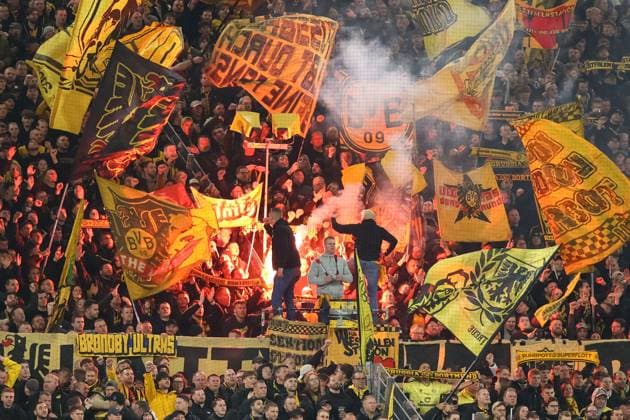 Suedtribuehe Dorrtmund GER, Borussia Dortmund gegen 1.FC Koeln, Fussball, 1.Liga, 8.Spieltag, Spielzeit 2025 2026, 25.10.2025 DFL REGULATIONS PROHIBIT ANY USE OF PHOTOGRAPHS AS IMAGE SEQUENCES AND OR QUASI-VIDEO GER, Borussia Dortmund gegen 1.FC Koeln, Fussball, 1.Liga, 8.Spieltag, Spielzeit 2025 2026, 25.10.2025 Dortmund Copyright: xEibner-Pressefoto FrankxZeisingx EP_FZG