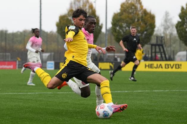 Sonntag, 26.10.2025 Saison 2025 2026 10. Spieltag U19 DFB Nachwuchsliga im BVB Fußballpark Hohenbuschei, Dortmund, Germany. BV Borussia Dortmund U19 - SV Bayer 04 Leverkusen U19. Ahmad Najdi (BVB)