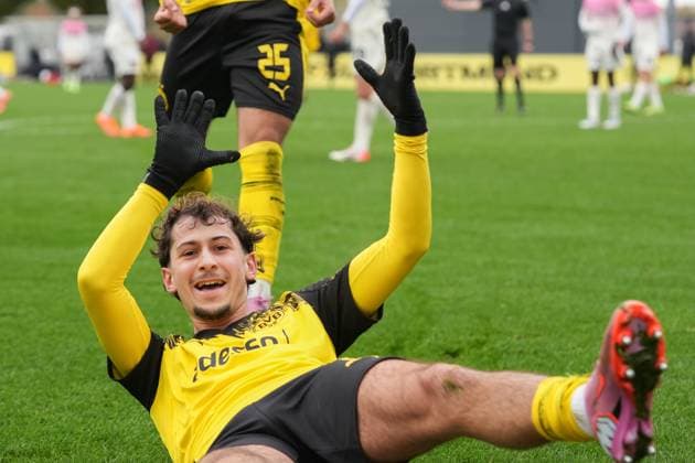 Sonntag, 26.10.2025 Saison 2025 2026 10. Spieltag U19 DFB Nachwuchsliga im BVB Fußballpark Hohenbuschei, Dortmund, Germany. BV Borussia Dortmund U19 - SV Bayer 04 Leverkusen U19. Torjubel nach dem 1:0 durch Taycan Macid Etcibasi (BVB).