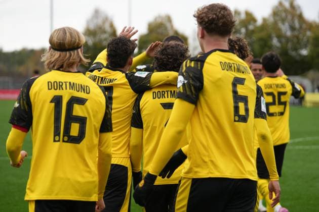Sonntag, 26.10.2025 Saison 2025 2026 10. Spieltag U19 DFB Nachwuchsliga im BVB Fußballpark Hohenbuschei, Dortmund, Germany. BV Borussia Dortmund U19 - SV Bayer 04 Leverkusen U19. Torjubel nach dem 1:0 durch Taycan Macid Etcibasi (BVB).