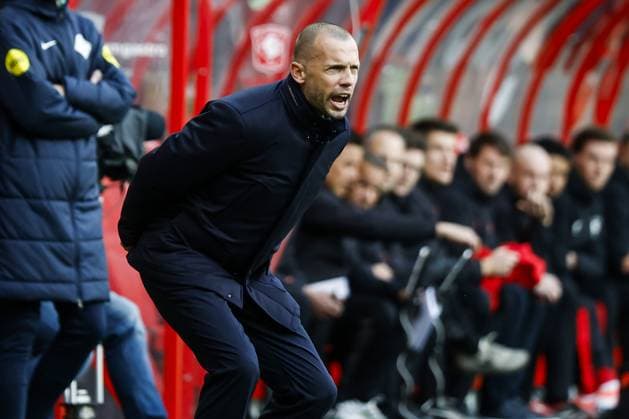 ENSCHEDE - Ajax coach Johnny Heitinga during the Dutch Eredivisie match between FC Twente and AFC Ajax at the De Grolsch Veste Stadium on October 26, 2025, in Enschede, Netherlands. ANP VINCENT JANNINK Eredivisie 2025-2026 xVIxANPxSportx xxANPxIVx 540350803 originalFilename: 540350803.jpg