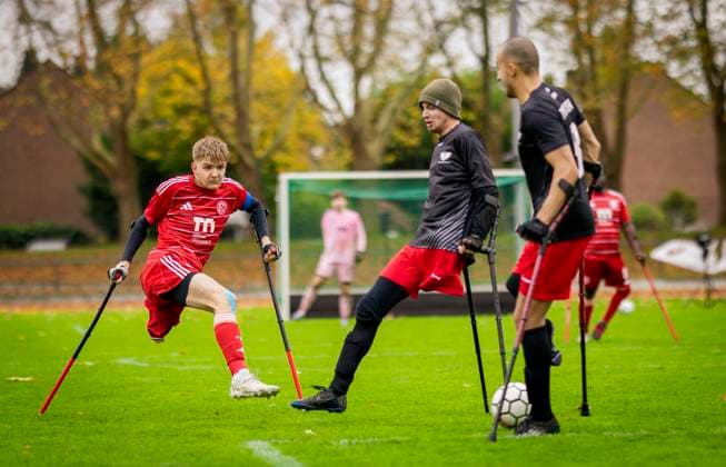 Düsseldorf, Germany. 25h Oct 2025. Jonas Lappe (F95) Fortuna Düsseldorf - BFC Preussen Berlin Deutsche Amputierten Meisterschaft 25.10.2025 *** Düsseldorf, Germany 25h Oct 2025 Jonas Lappe F95 Fortuna Düsseldorf BFC Preussen Berlin German Amputee Championship 25 10 2025