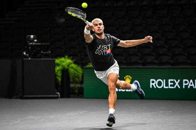 October 26, 2025, Nanterre, France, France: Carlos ALCARAZ of Spain during a training session of the Rolex Paris Masters 1000 tennis tournament at Paris La Defense Arena on October 26, 2025 in Nanterre near Paris, France. Nanterre France - ZUMAm308 20251026_zsp_m308_016 Copyright: xMatthieuxMirvillex
