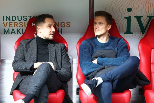 26.10.2025, xmohx, Fussball 2.Bundesliga, 1.FC Kaiserslautern - 1.FC Nürnberg v.l. Sportdirektor Marcel Klos (1. FC Kaiserslautern) und Fabian Kunze (1. FC Kaiserslautern) (DFL DFB REGULATIONS PROHIBIT ANY USE OF PHOTOGRAPHS as IMAGE SEQUENCES and or QUASI-VIDEO) Kaiserslautern