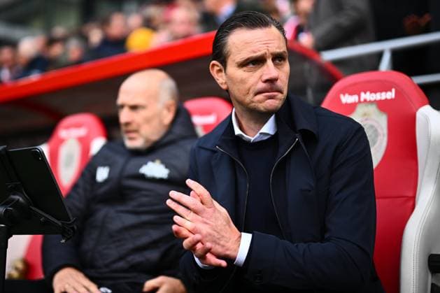 Royal Antwerp FC v Club Brugge - Jupiler Pro League DEURNE, BELGIUM - OCTOBER 26 : Wils Stef head coach of Royal Antwerp FC during the Jupiler Pro League match between Royal Antwerp FC and Club Brugge on October 26, 2025 in Deurne, Belgium, 26 10 2025 Deurne Belgium  Copyright: xGvgx