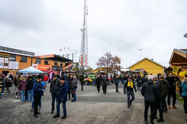 251026 Publik pa Strandvallen inför fotbollsmatchen i Allsvenskan mellan Mjällby och IFK Norrköping den 26 oktober 2025 i Hällevik. Copyright: CHRISTOFFERxBORGxMATTISSON BB251026CB001