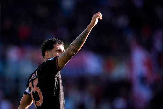 Torino™s Guillermo Maripan celebrates after scoring the 2-1 goal for his team during the Serie A soccer match between Torino Fc and Genoa at the Stadio Olimpico Grande Torino in Turin, north west Italy - October 26, 2025. - Soccer  Copyright: xFabioxFerrari LaPressex