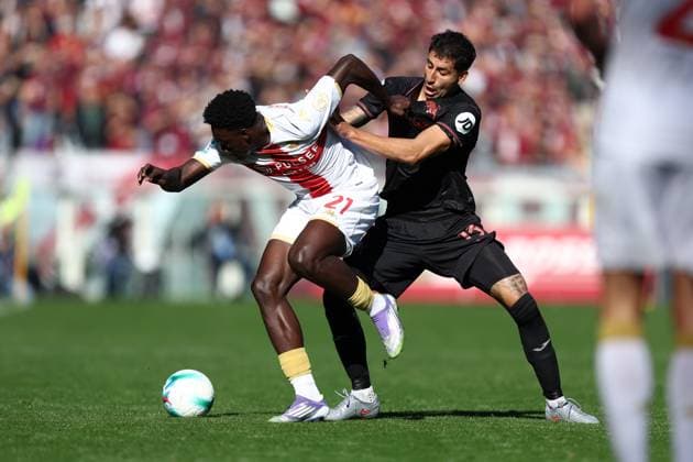 Jeff Ekhator (Genoa Cfc) und Guillermo Maripan (Torino Fc) battle for the ball, Serie A, Torino FC v Genoa CFC, Olimpico, October 26, 2025, Turin, Italy.