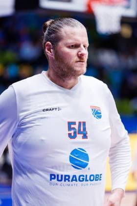 easycredit BBL, Frankfurt Skyliners - Syntainics MBC, 26.10.2025 John Bryant (SYNTAINICS MBC, 54) beim Warmup vor dem Spiel der easycredit BBL easycredit BBL, Frankfurt Skyliners - Syntainics MBC; am 5. Spieltag der Saison 25 26 in der Süwag Energie ARENA am 26.10.2025 Copyright: xBEAUTIFULxSPORTS Hahnex