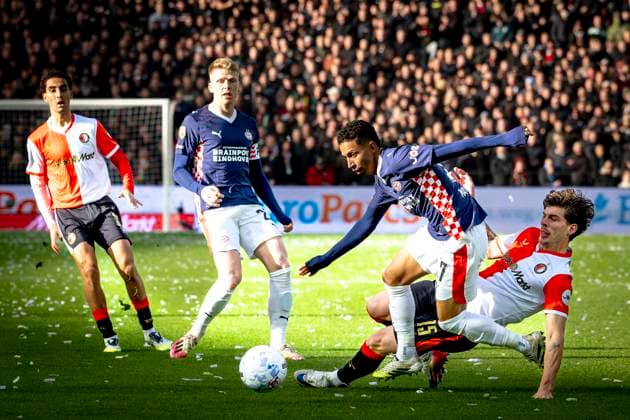 PSV Eindhoven defender Mauro Junior, SC Feyenoord Rotterdam defender Jordan Bos during the match SC Feyenoord Rotterdam vs PSV Eindhoven at the Stadium de Kuip for the Dutch Vriendenloterij Eredivisie season 2025-2026 in ROTTERDAM, Netherlands on 26 oktober 2025, (photo by Marcel van Dorst EYE4images DeFodi Images) PSV Eindhoven defender Mauro Junior, SC Feyenoord Rotterdam defender Jordan Bos during the match SC Feyenoord Rotterdam vs PSV Eindhoven at the Stadium de Kuip for the Dutch Vriendenloterij Eredivisie season 2025 2026 in ROTTERDAM, Netherlands on 26 oktober 2025, photo by Marcel van Dorst EYE4images DeFodi Images