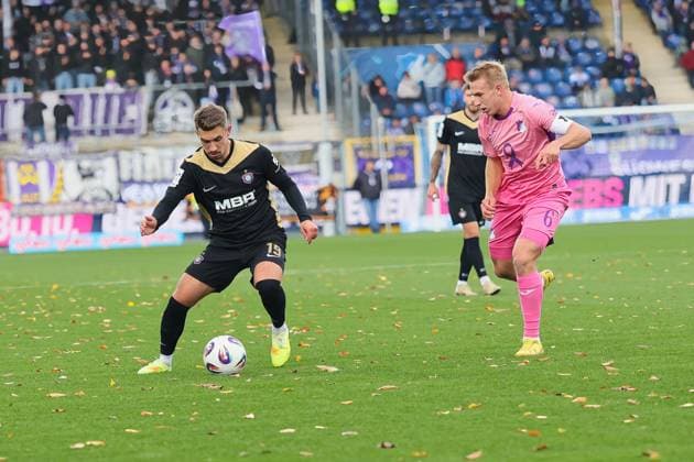 v. li. im Zweikampf Julian Guttau (FC Erzgebirge Aue, 19), Valentin Laessig (TSG Hoffenheim II, 6) GER, TSG 1899 Hoffenheim II gegen FC Erzgebirge Aue, Fussball, 3.Liga, 12.Spieltag, Spielzeit 2025 2026, 26.10.2025. (DFL DFB REGULATIONS PROHIBIT ANY USE OF PHOTOGRAPHS as IMAGE SEQUENCES and or QUASI-VIDEO). GER,TSG 1899 Hoffenheim II gegen FC Erzgebirge Aue, Fussball, 3.Liga, 12.Spieltag, Spielzeit 2025 2026, 26.10.2025. Hoffenheim Copyright: xEibner-Pressefoto JoergxHirschx EP_JHH
