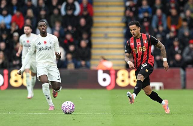 26th October 2025, Bournemouth, Dorset, England; Premier League Football, AFC Bournemouth versus Nottingham Forest; Justin Kluivert of Bournemouth in action  SimonxWest