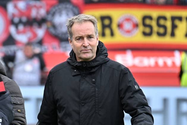 GER, 1.FBL. Bayer 04 Leverkusen vs. SC Freiburg 26.10.2025, BayArena, Leverkusen, GER, 1.FBL. Bayer 04 Leverkusen vs. SC Freiburg, im Bild: Kaspar Hjulmand Cheftrainer Headcoach (Bayer 04 Leverkusen),