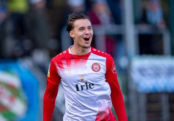 Dustin Willms (Sportfreunde Siegen, 30) mit seinem Torjubel FC Gütersloh - Sportfreunde Siegen 26.10.2025 Fussball, Regionalliga West, 13. Spieltag, GER, Heidewaldstadion, Gütersloh Copyright: MarcoxBader