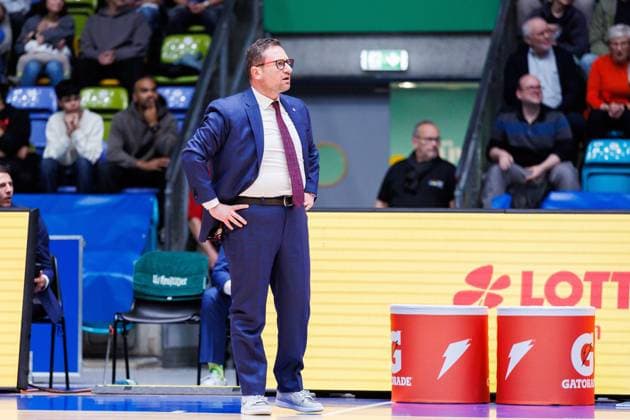 easycredit BBL, Frankfurt Skyliners - Syntainics MBC, 26.10.2025 Trainer Marco Ramondino (SYNTAINICS MBC) an der Seitenlinie Spiel der easycredit BBL easycredit BBL, Frankfurt Skyliners - Syntainics MBC; am 5. Spieltag der Saison 25 26 in der Süwag Energie ARENA am 26.10.2025 Copyright: xBEAUTIFULxSPORTS Hahnex