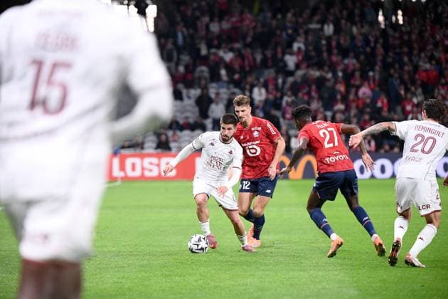 LOSC Lille v FC Metz - Ligue 1 McDonald s 2025 2026 12 Thomas MEUNIER (losc) - 09 Giorgi ABUASHVILI (fcm) during the Ligue 1 McDonald s match between Lille and Metz at Stade Pierre Mauroy on October 26, 2025 in Lille, France. Lille France  Copyright: xFEPx 776348170