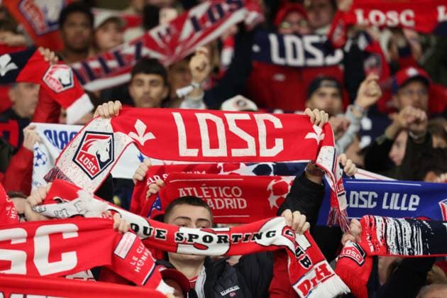 FOOTBALL : LOSC Lille vs Metz - Ligue 1 J9 - 26 10 2025 Supporters de Lille lors du match LOSC Lille vs Metz, Ligue 1 J9, Decathlon Arena stade Pierre Mauroy, le 26 octobre 2025 - photo Laurent Sanson PsnewZ  Copyright: xLaurentxSANSONx xPsnewZx